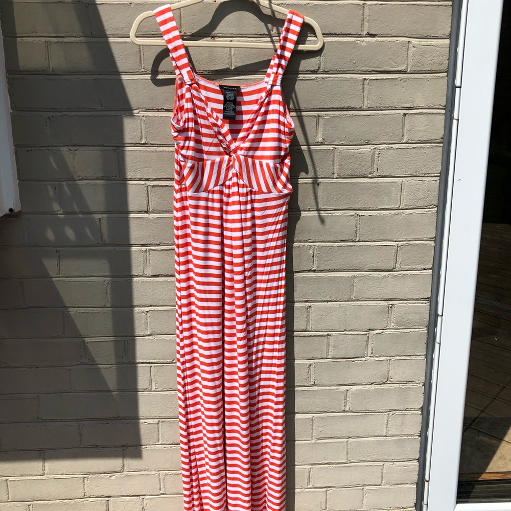 EUC Spense Size M Orange&White Maxi Dress
